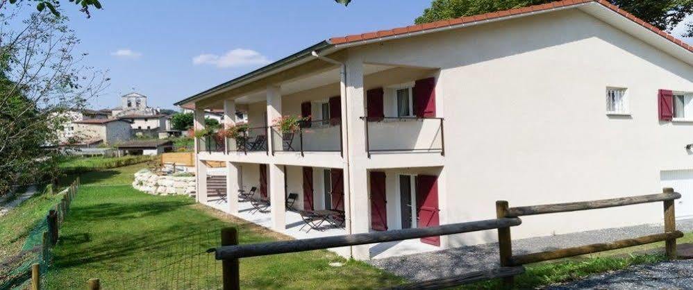 Le Mas De Servant Roulottes Et Chambres D'Hotes Auberives-en-Royans Dış mekan fotoğraf